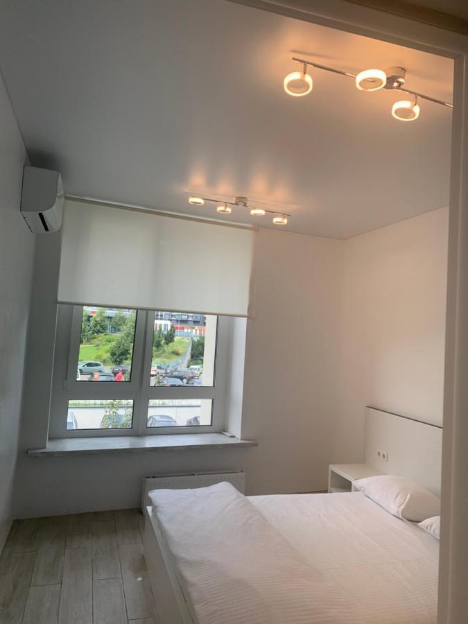 New 3 Rooms Apartment Near The Metro Station Kiev Esterno foto