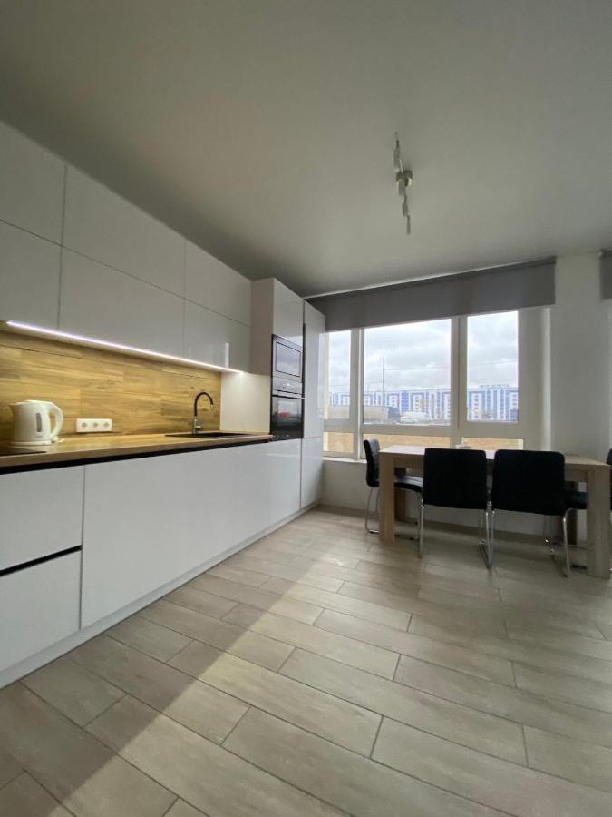 New 3 Rooms Apartment Near The Metro Station Kiev Esterno foto