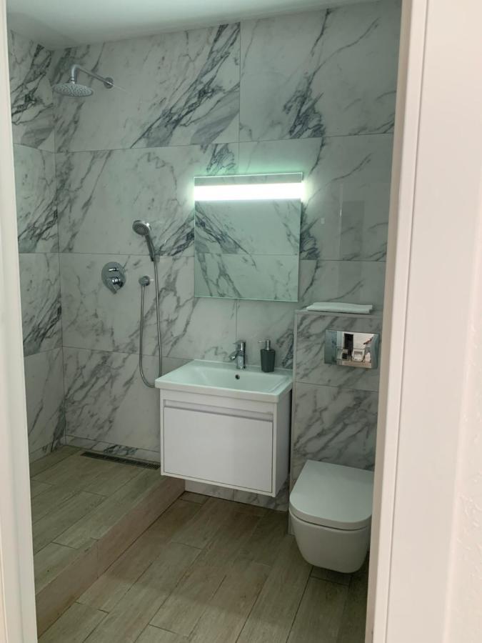 New 3 Rooms Apartment Near The Metro Station Kiev Esterno foto